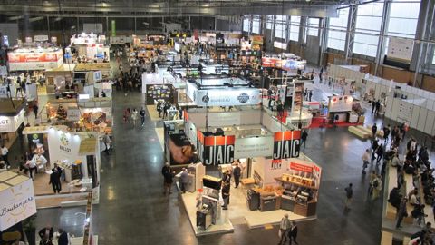De la salle canopée au 1er étage, vue plongeante sur le hall XXL dédié aux métiers de la boulangerie-pâtisserie. B.GUICHETEAU